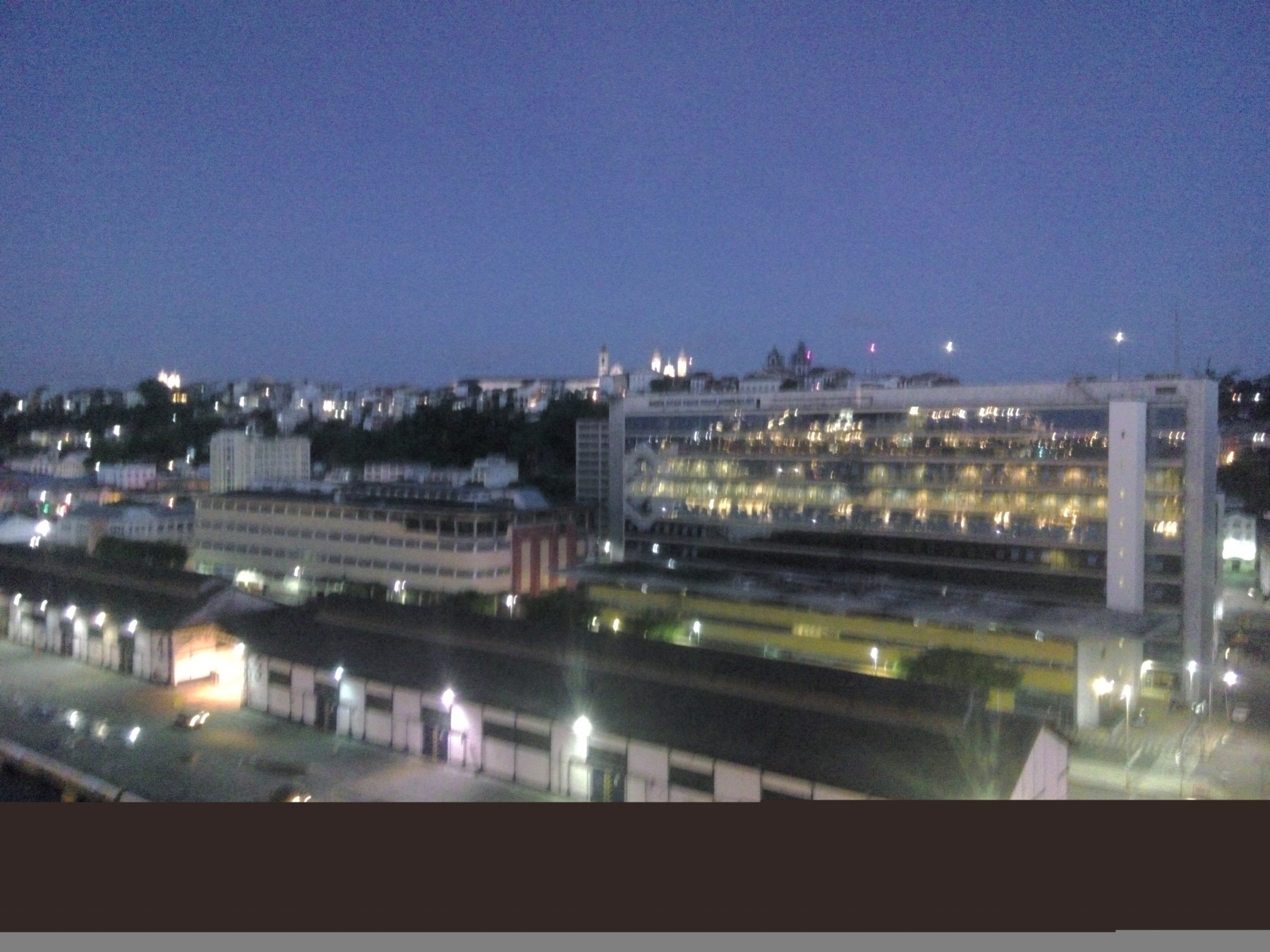 Avenida Estados Unidos, Salvador au crépuscule