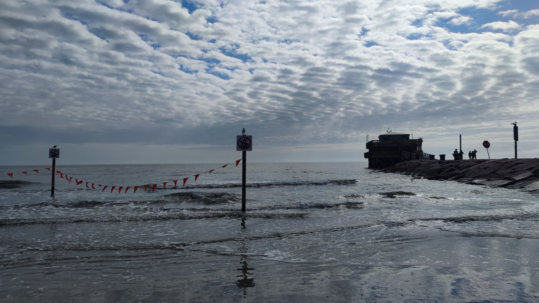 Jetée de Galveston sous nuages