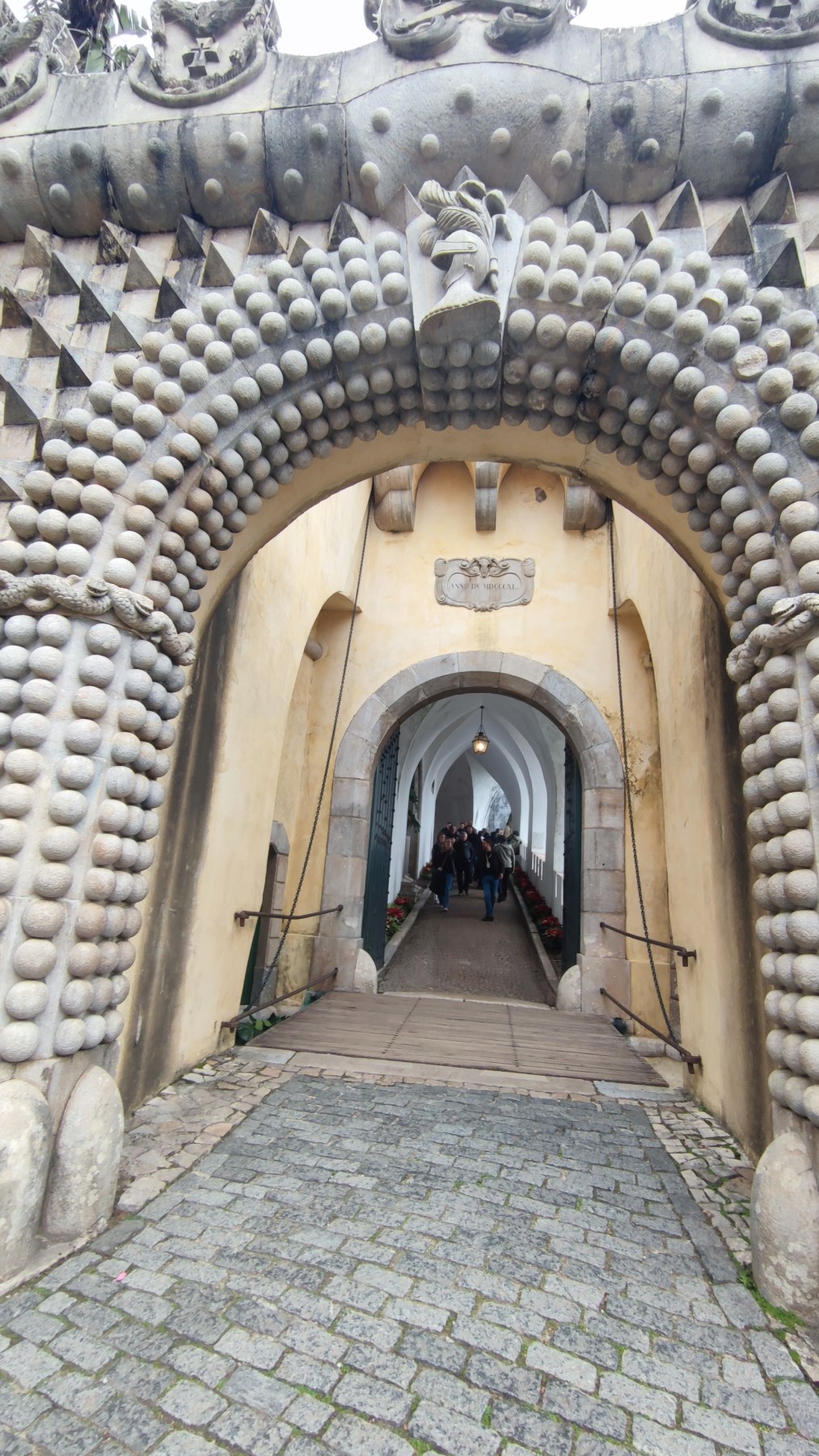 Portugal : Porte du château de Sintra