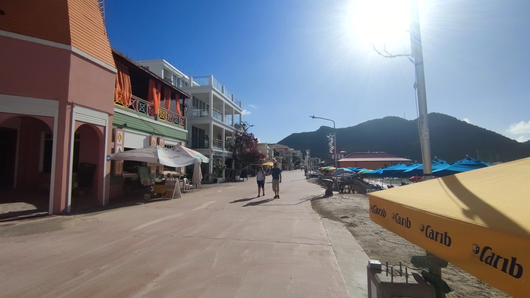 Promenade ensoleillée à Saint-Martin