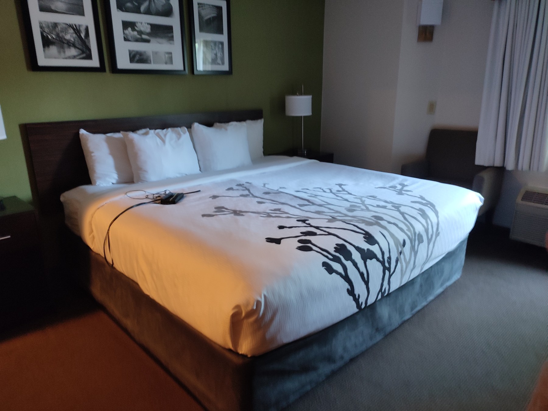 Chambre d'hôtel au bord de la route
