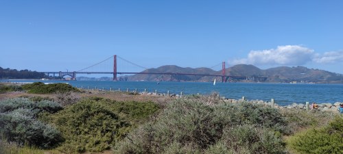 Vue du Golden Gate Bridge depuis East Beach Road, San Francisco Vue du Golden Gate Bridge depuis East Beach Road, San Francisco