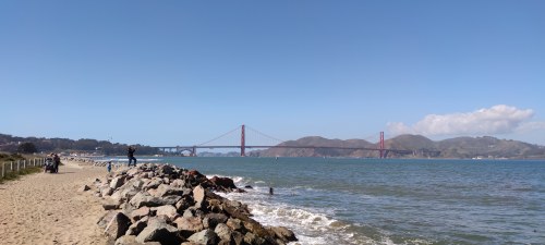 Vue du Golden Gate Bridge depuis East Beach Road, San Francisco Vue du Golden Gate Bridge depuis East Beach Road, San Francisco