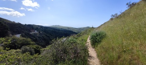Sentier de randonnée près de Big Sur, Californie Sentier de randonnée près de Big Sur, Californie