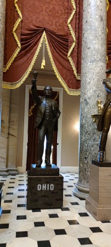 Statue d'Edison dans le Capitole d'Ohio Statue d'Edison dans le Capitole d'Ohio