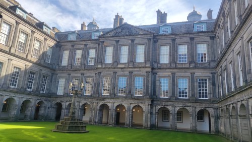 Cour intérieure de Holyroodhouse, Édimbourg Cour intérieure de Holyroodhouse, Édimbourg