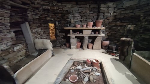 Intérieur d'une cabane en pierre écossaise Intérieur d'une cabane en pierre écossaise
