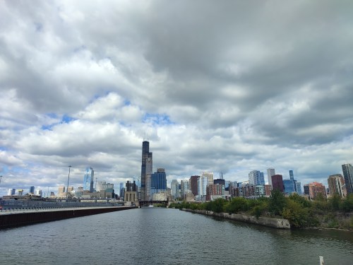 Chicago sous un ciel nuageux Chicago sous un ciel nuageux