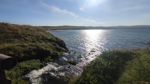 Côte ensoleillée de Kirkwall Côte ensoleillée de Kirkwall