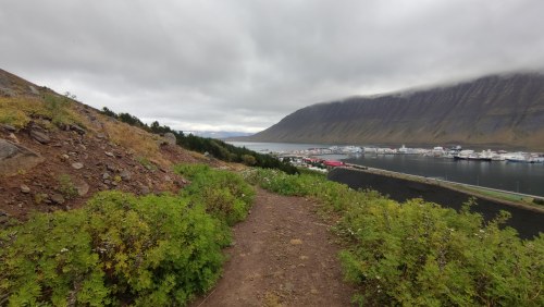 Vue sur le port d'Ísafjörður Vue sur le port d'Ísafjörður