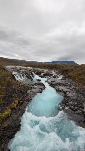 Cascade bleue en Islande Cascade bleue en Islande