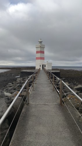 Phare isolé sur l'île de Grímsey Phare isolé sur l'île de Grímsey